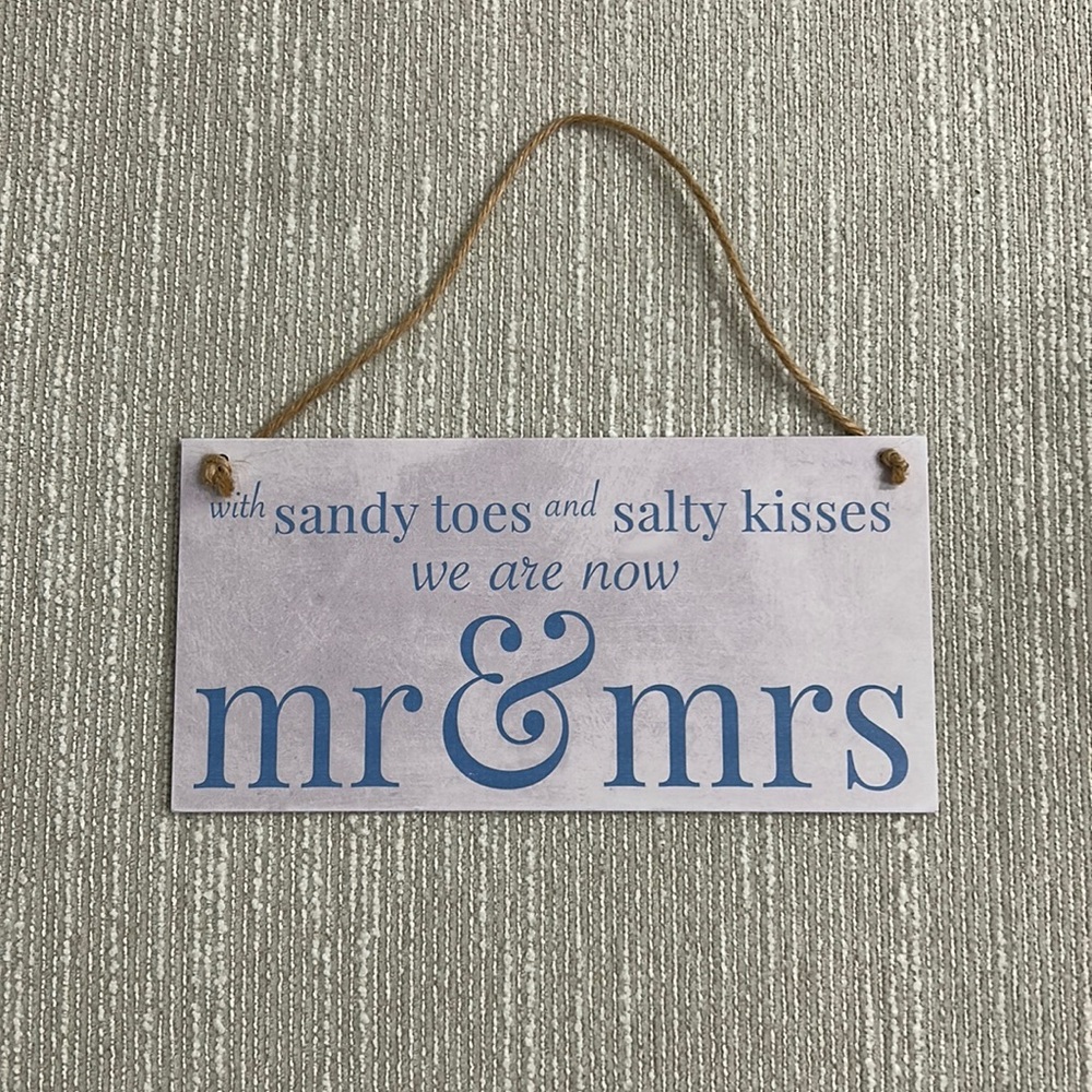 Mr. & Mrs. Sign